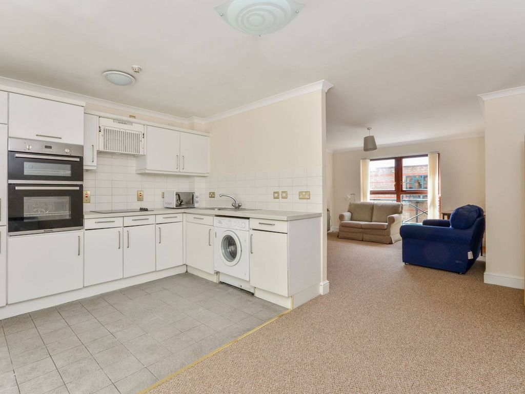 2 bed flat to rent in Russell Place, Canada Water, London SE16 Zoopla