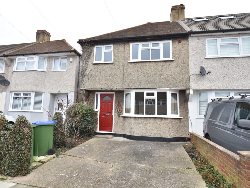 3 bed terraced house for sale in Ridgeway East, Sidcup DA15, £425,000