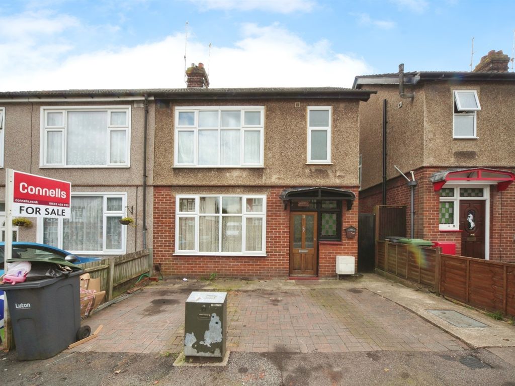 3 bed semidetached house for sale in Seymour Road, Luton LU1, £350,000