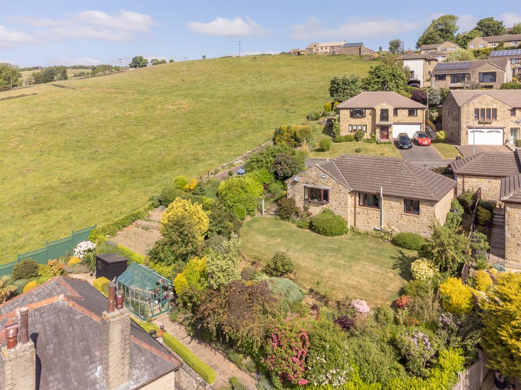 3 bed detached bungalow for sale in Allergill Park, Upperthong