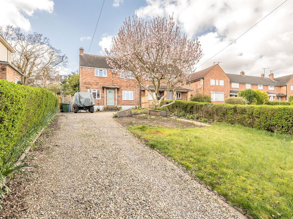 3 bed semidetached house for sale in Huntsmans Drive, Kinver DY7, £