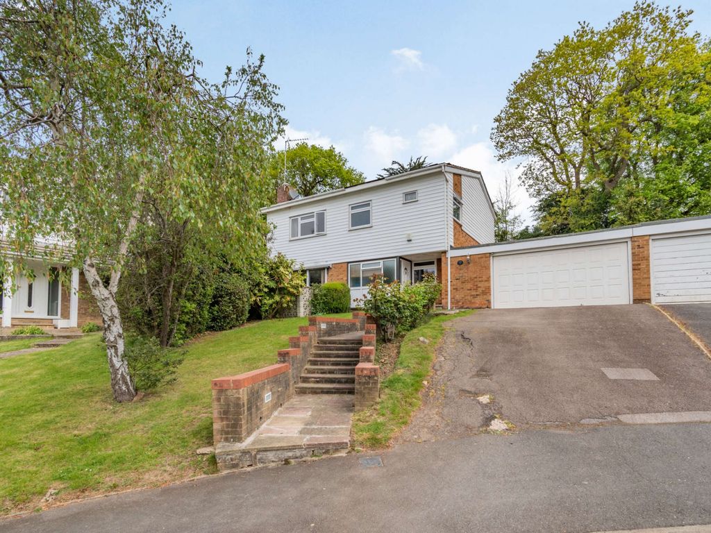 4 bed detached house for sale in Shefton Rise, Northwood HA6 Zoopla