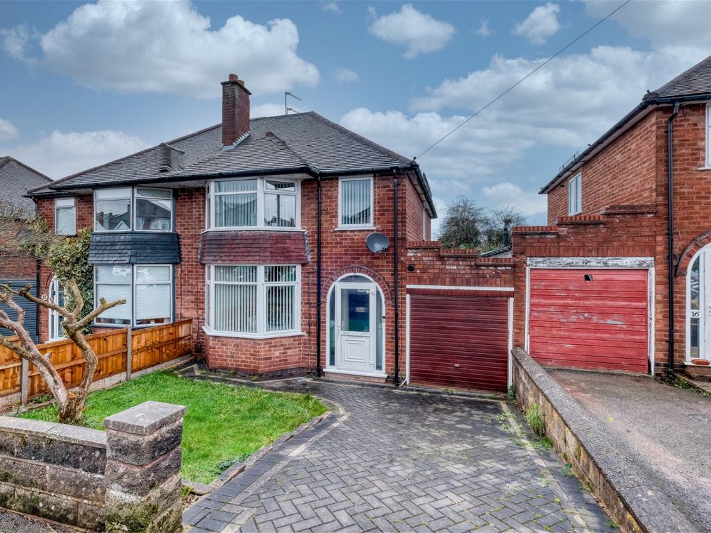 3 Bed Semi Detached House For Sale In Loynells Road Rednal Birmingham