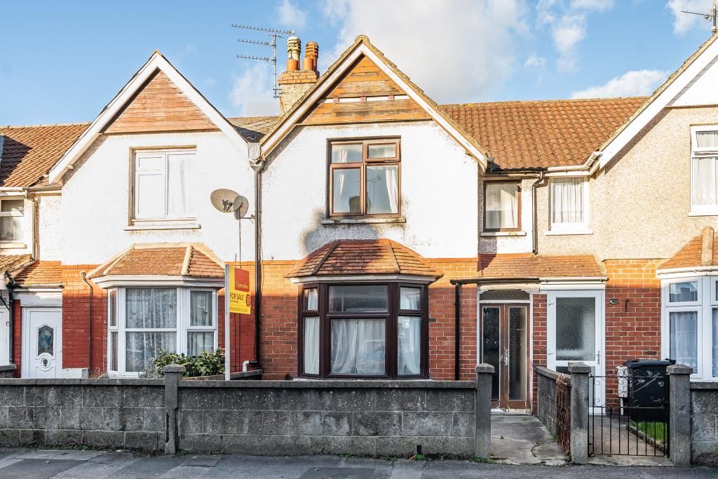 3 bed terraced house for sale in Swindon, Wiltshire SN2, £200,000 Zoopla