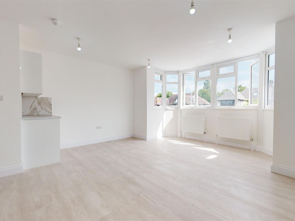 2 bed property to rent in Chatsworth Road, Mapesbury, London NW2, £