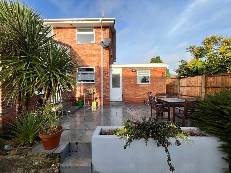 4 bed property for sale in Avon Road, Gedling, Nottingham NG4, £280,000