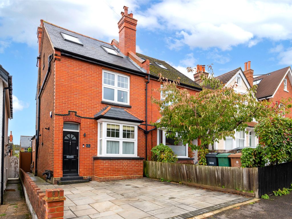 3 bed semidetached house for sale in Knighton Road, Redhill, Surrey