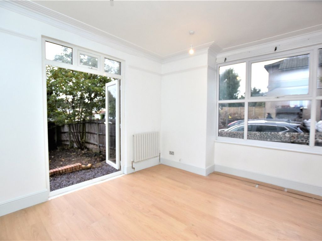 3 bed flat to rent in South Norwood Hill, London SE25, £1,700 pcm Zoopla