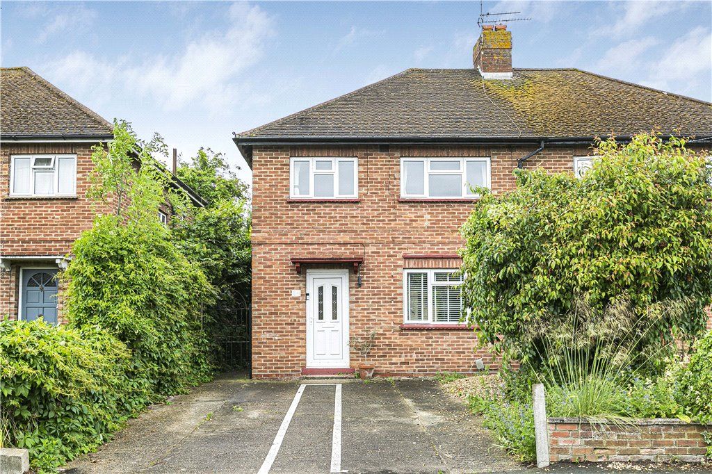 3 bed semidetached house for sale in Bond Street, Englefield Green