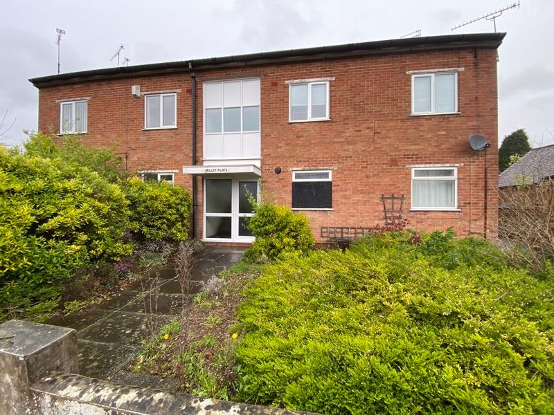 2 bed flat for sale in Oaston Road, Nuneaton CV11, £100,000 Zoopla