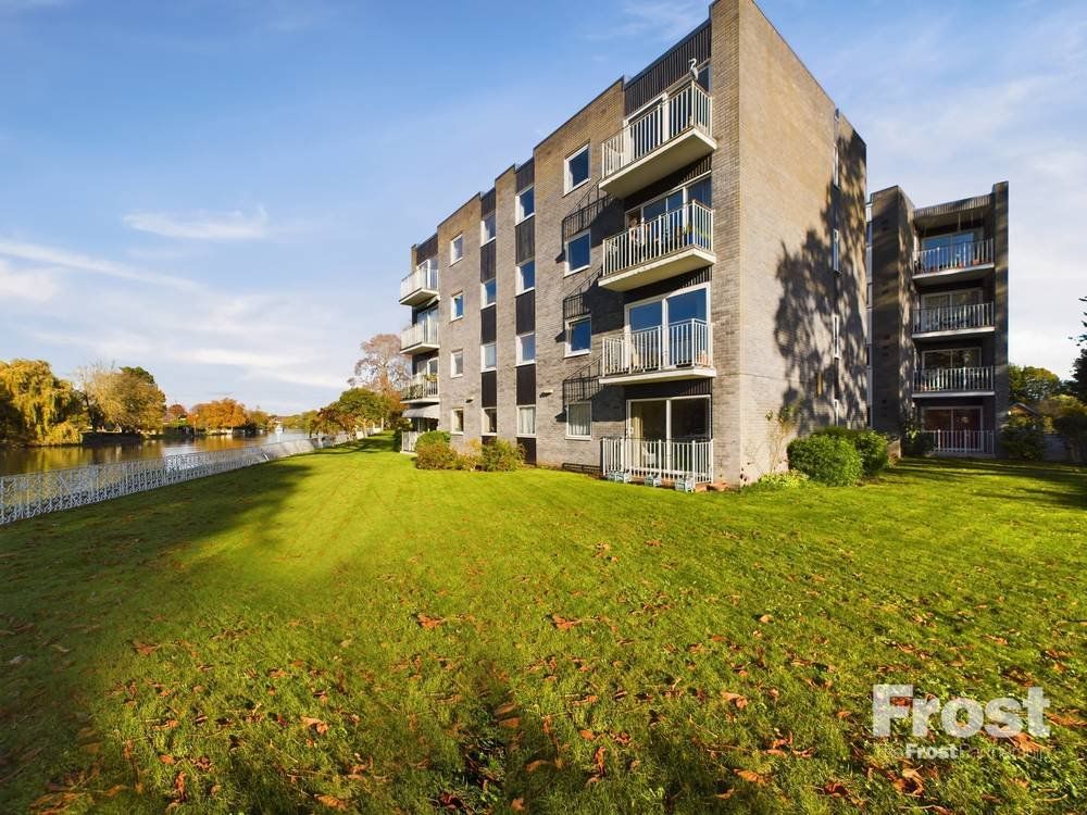 2 bed flat for sale in Riverside Road, StainesUponThames, Surrey TW18