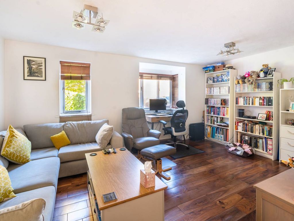 2 bed flat for sale in Woodgate Drive, Streatham, London SW16 Zoopla