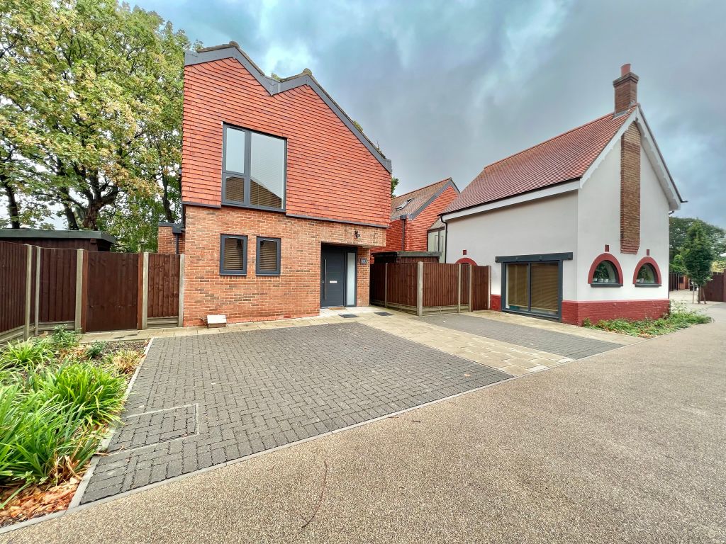 3 bed detached house to rent in Aldersbrook Road, Wanstead E12 Zoopla