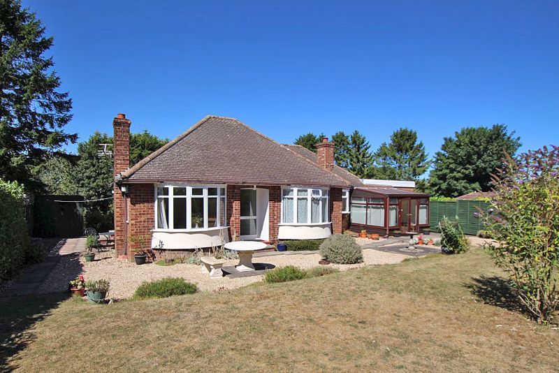 4 bed detached bungalow for sale in Old Main Road, Scamblesby, Louth