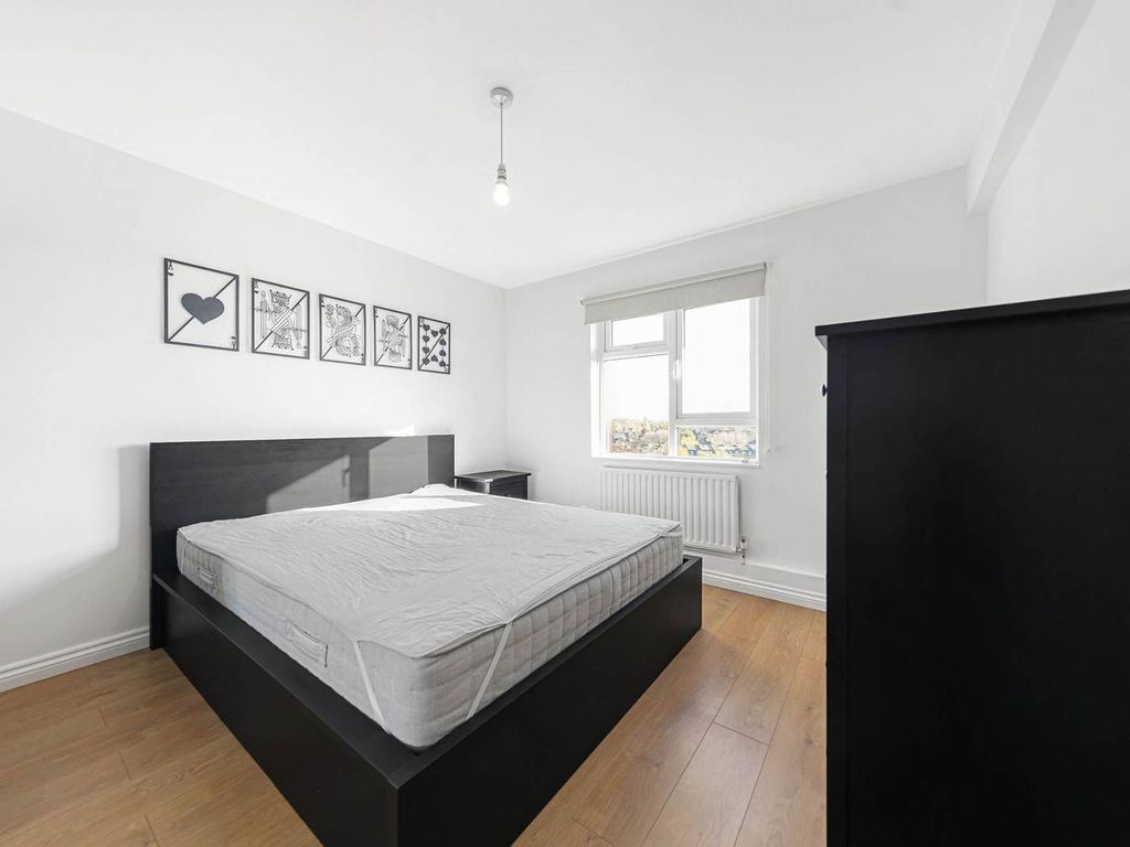 2 bed flat to rent in Melody Road, Wandsworth, London SW18, £1,950 pcm