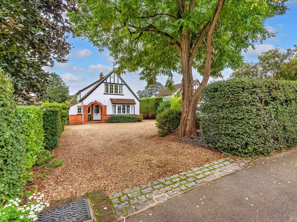 Barkham Road, Wokingham RG41  