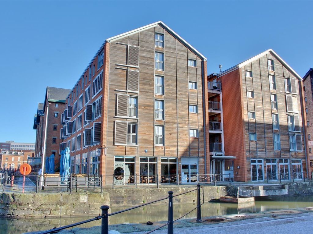 1 bed flat to rent in Merchants Quay, The Docks, Gloucester GL1, £825