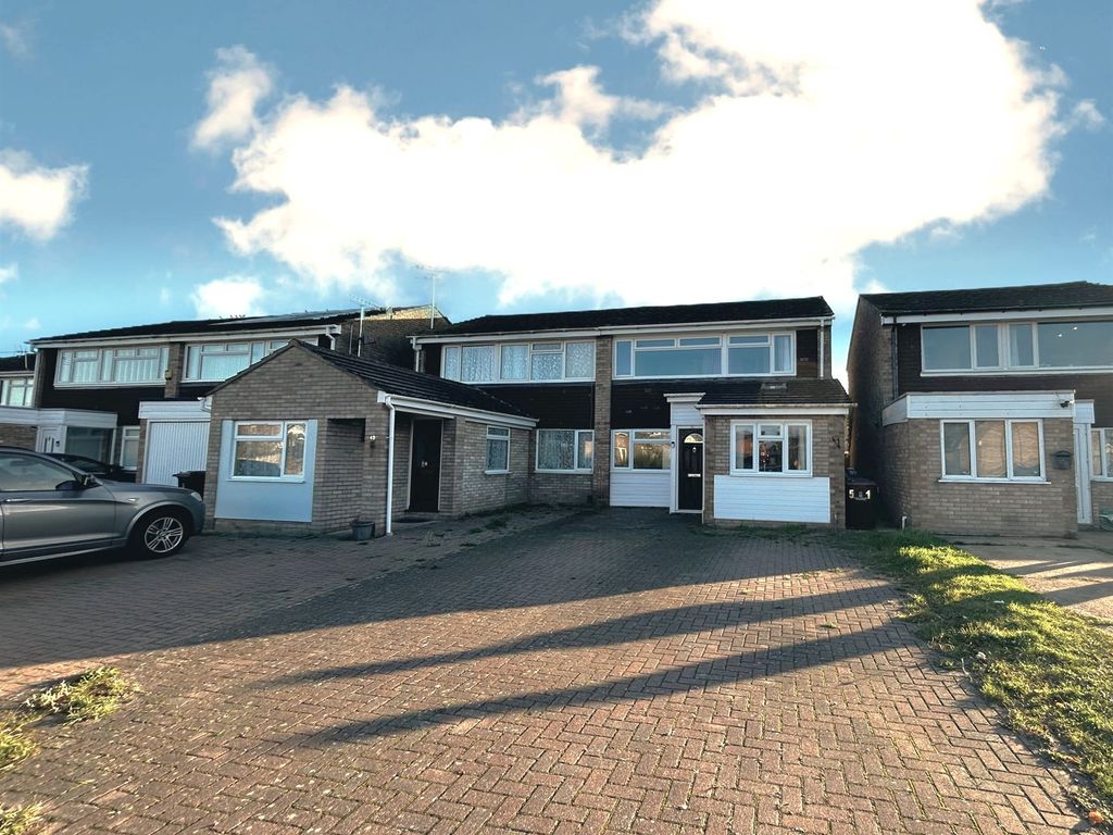 3 bed semidetached house for sale in Onslow Crescent, Colchester CO2