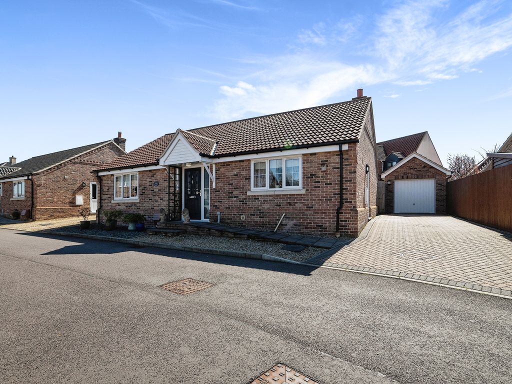 3 bed bungalow for sale in Saffron Close, Watton, Thetford, Norfolk