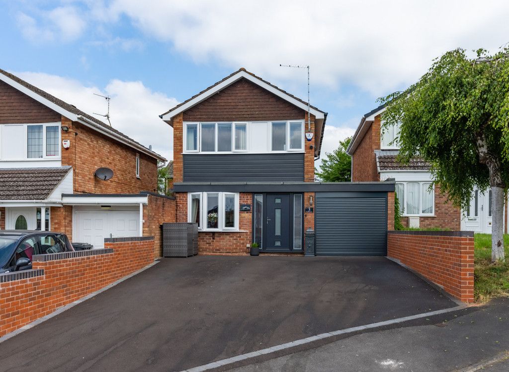 3 bed link detached house for sale in Ruskin Avenue, Kidderminster DY10