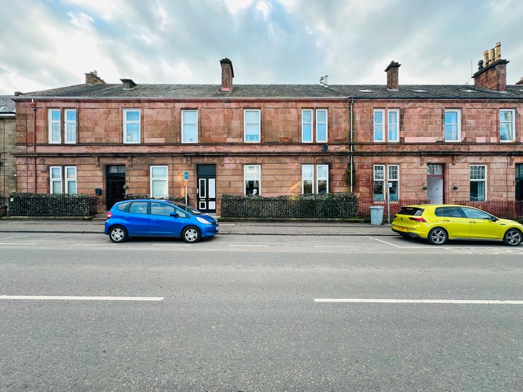 2 bed flat for sale in Main Street, Uddingston, Glasgow G71, £199,995