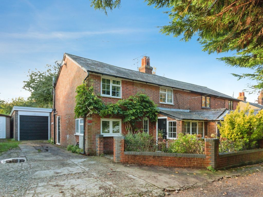 3 bed semidetached house for sale in Victoria Place, Worting Road