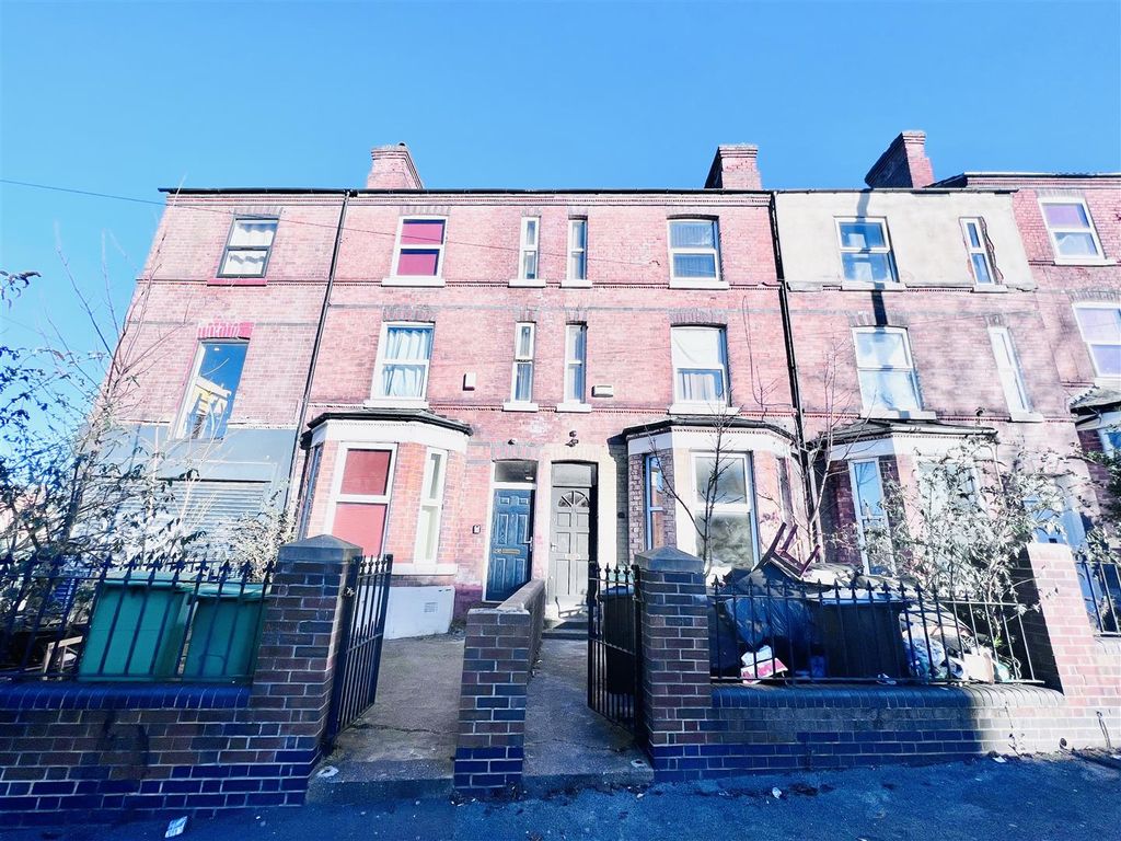 Room to rent in Top Floor Bedroom, Alfreton Road, Nottingham NG7, £475 pcm Zoopla