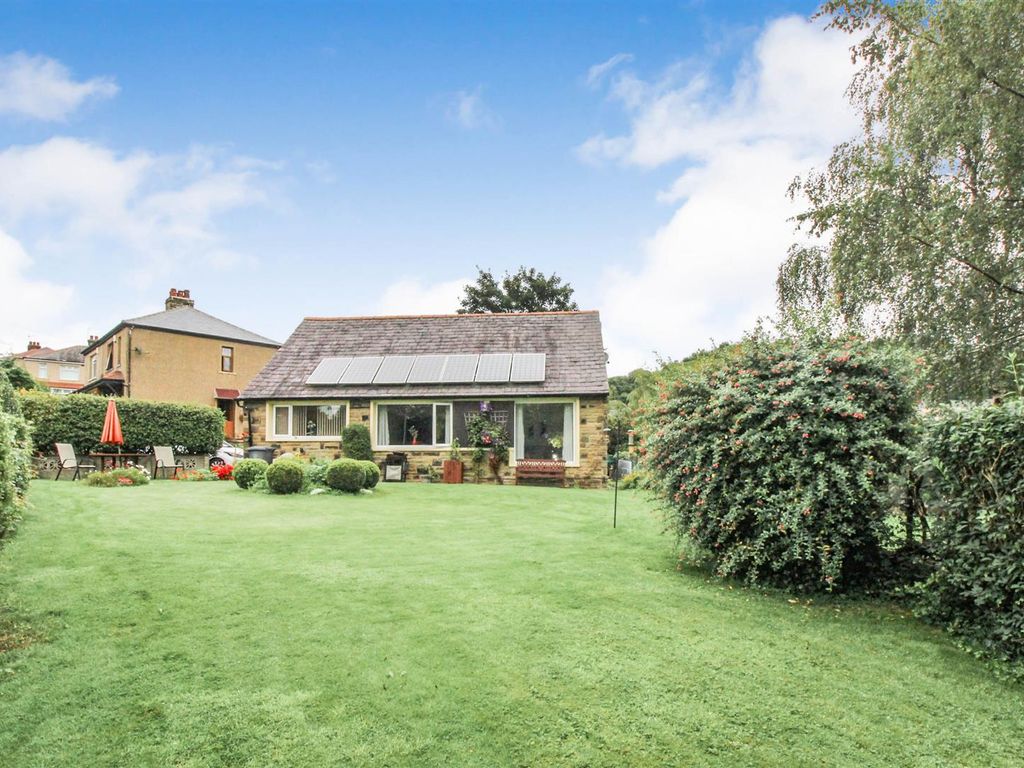 3 bed detached house for sale in Gaisby Lane, Shipley BD18, £260,000