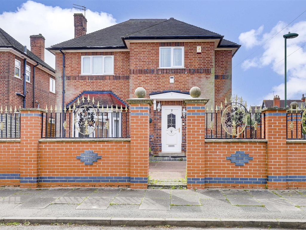 4 bed detached house for sale in Erskine Road, Sherwood