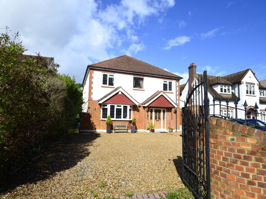 5 bed detached house to rent in Ashford Road, Staines TW18 Zoopla