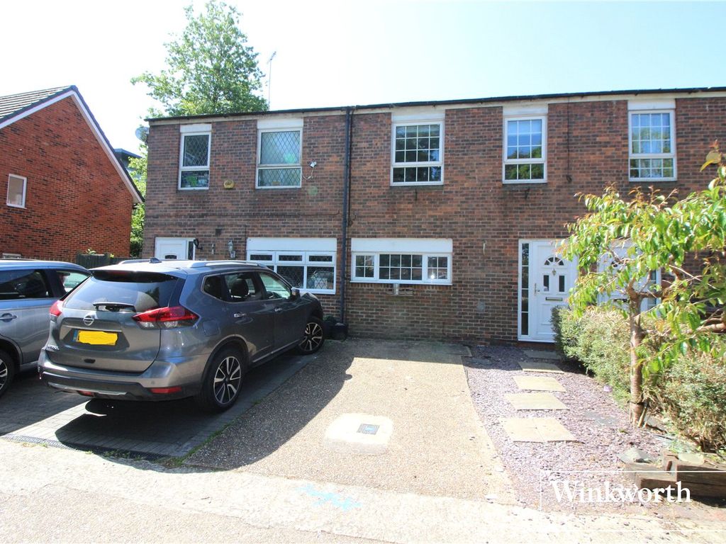 4 bed terraced house for sale in Hackney Close, Borehamwood