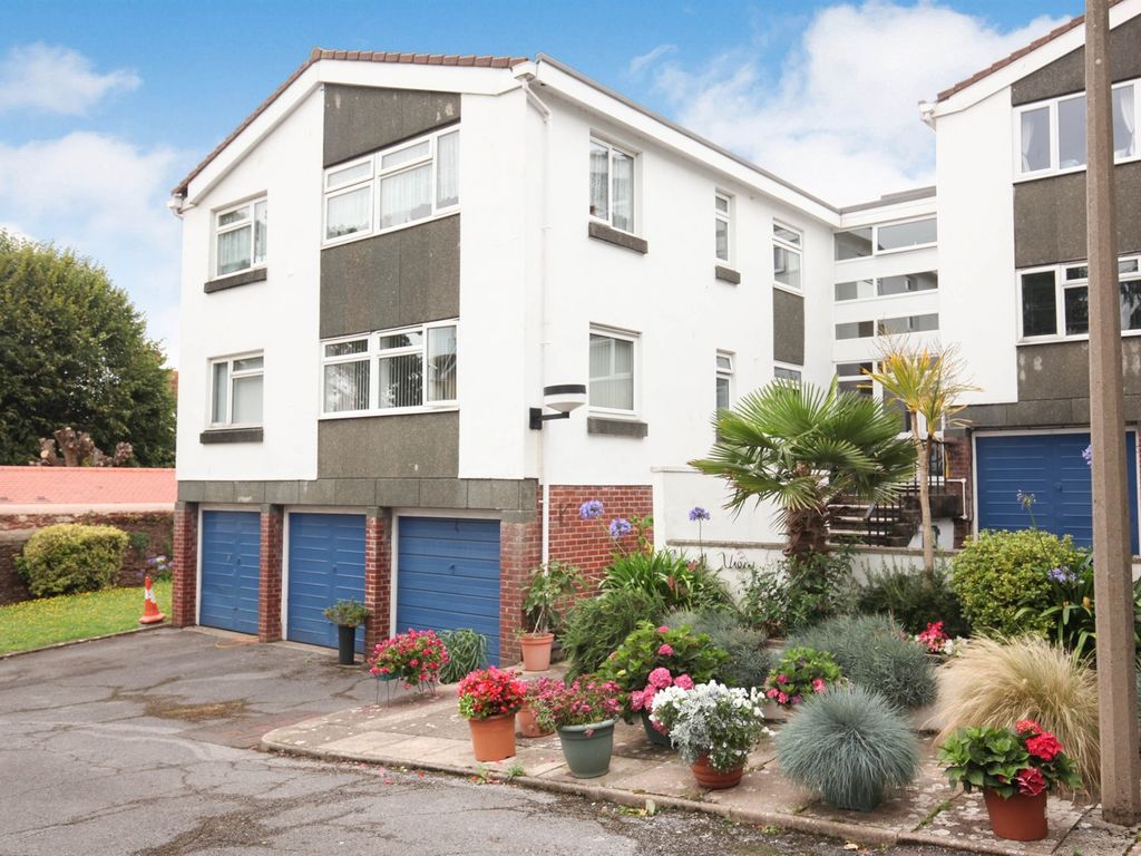 3 bed flat for sale in Belle Vue Road, Paignton TQ4, £180,000 Zoopla