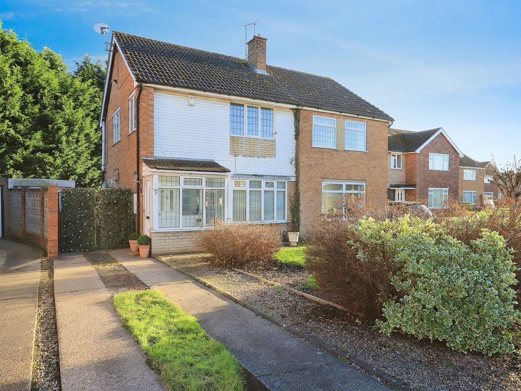 3 bed semidetached house for sale in Grovelands Crescent, Fordhouses