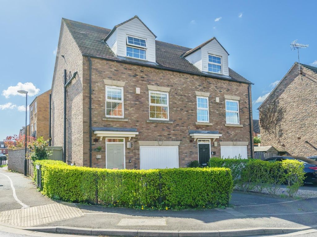 3 bed semidetached house for sale in Armstrong Way, Rawcliffe, York