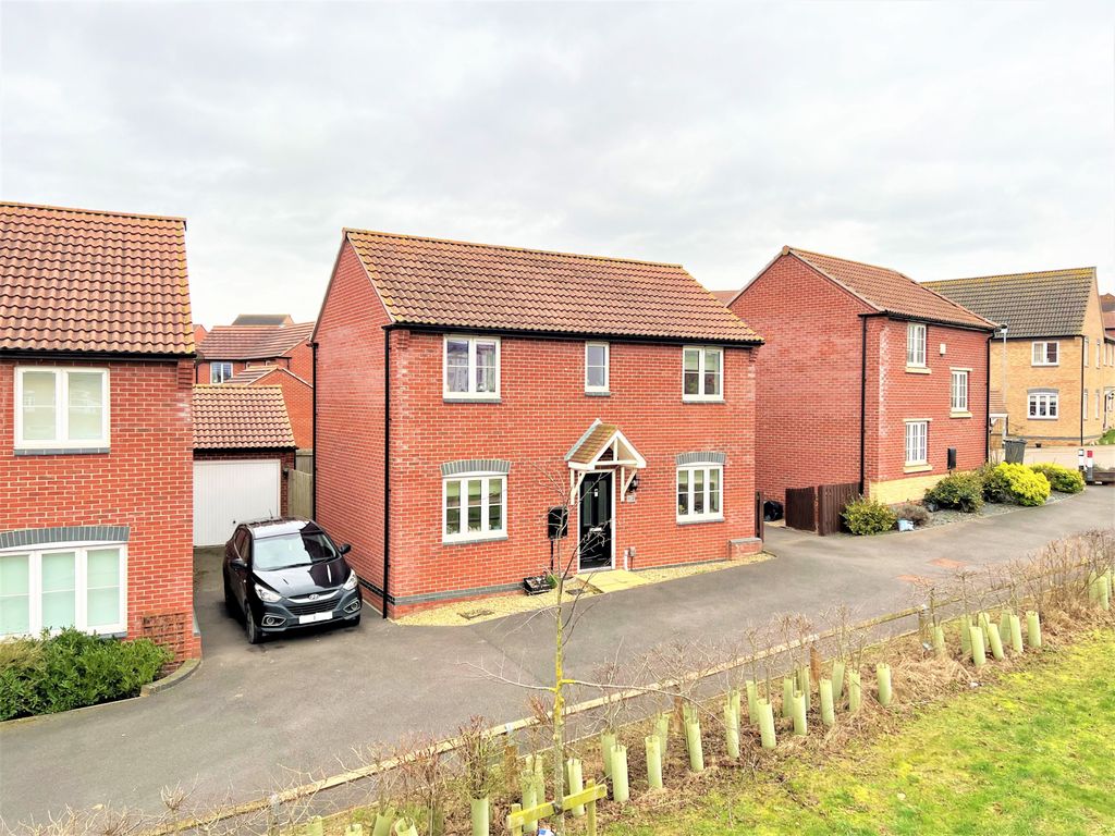3 bed detached house to rent in Alnwick Way, Grantham NG31 Zoopla
