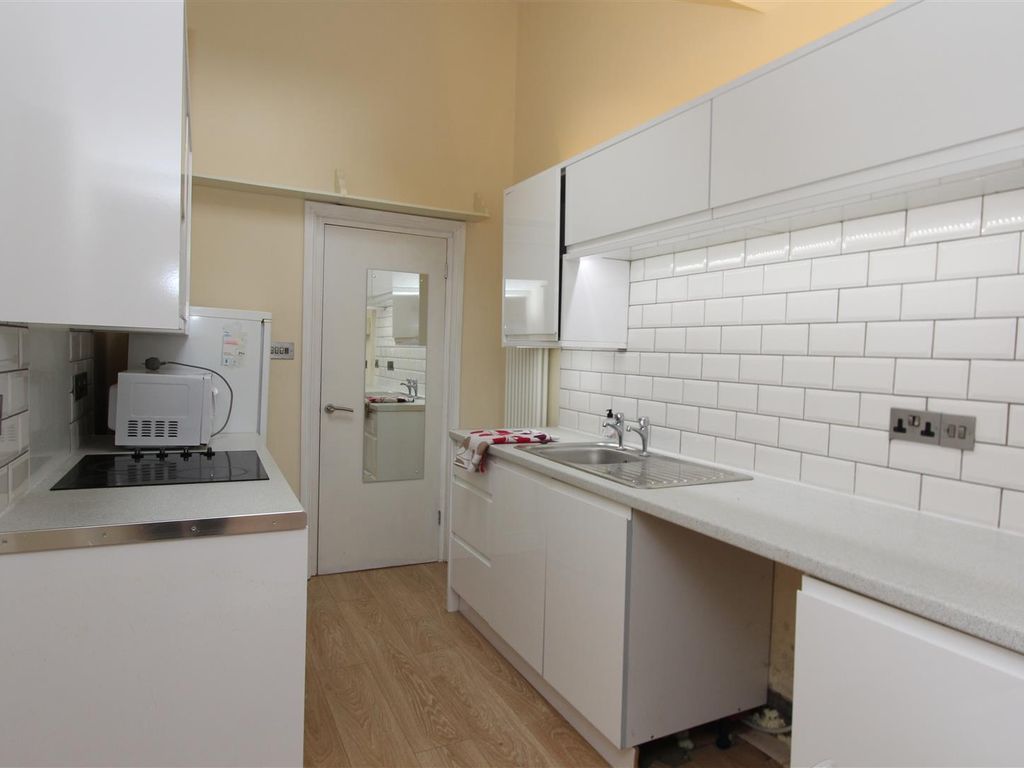 1 bed flat to rent in Ground Floor Flat 126A Soundwell Road, Staple