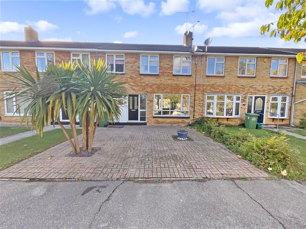 3 bed terraced house for sale in Codenham Green, Basildon, Essex SS16