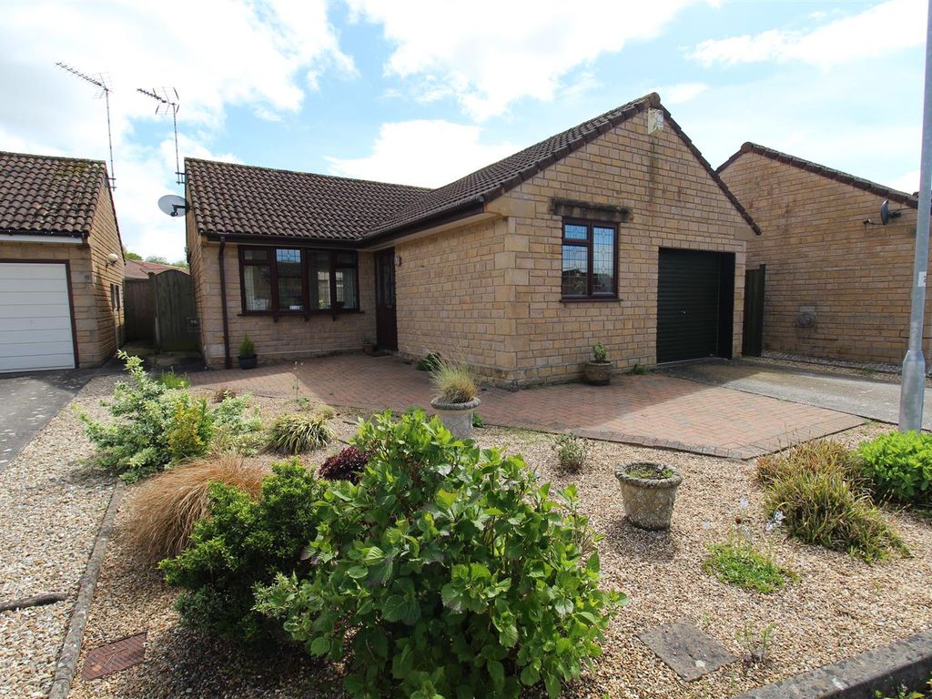 2 bed detached bungalow for sale in Jasmine Close, Crewkerne TA18 Zoopla