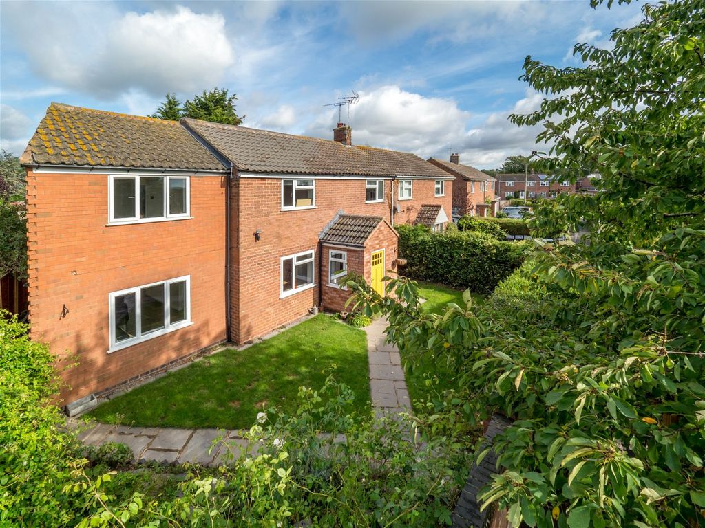 5 bed semidetached house for sale in Sandy Way, Barford, Warwick CV35