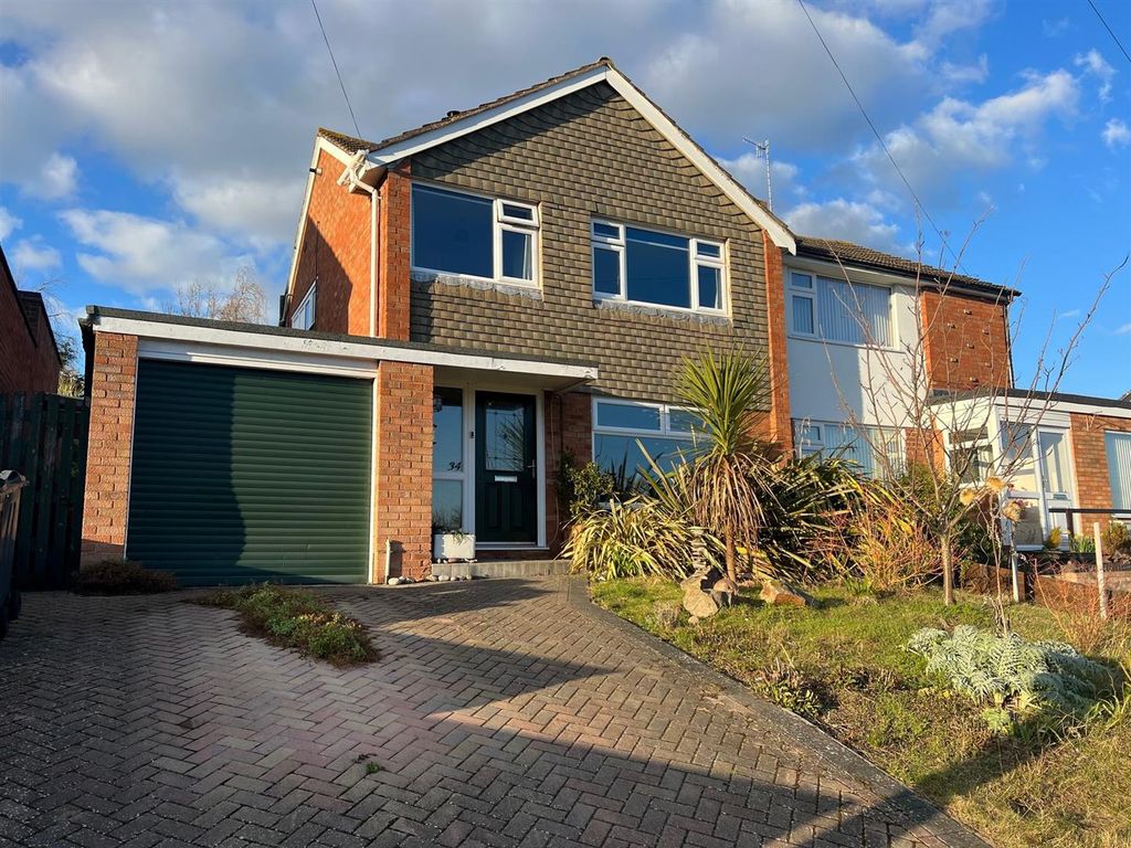 3 bed semidetached house for sale in Meadow Road, Malvern WR14 Zoopla