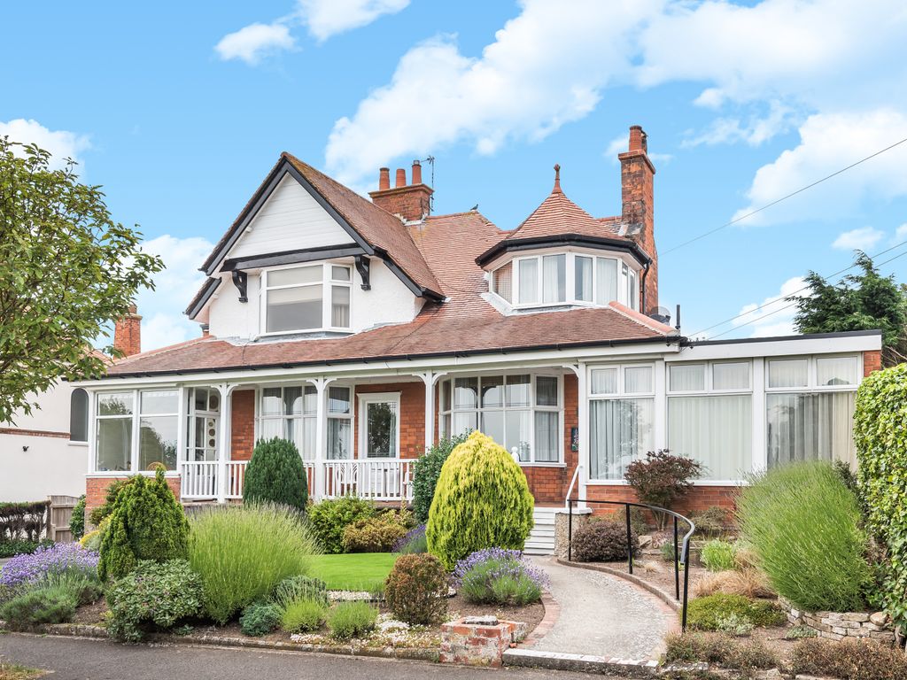 6 bed detached house for sale in Drake Road, Skegness PE25, £475,000