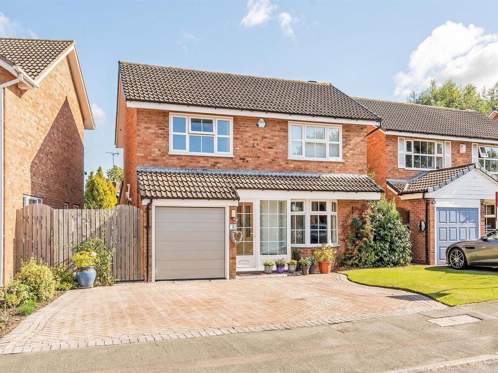 4 bed detached house for sale in Tysoe Close, Hockley Heath, Solihull
