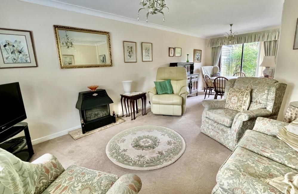 3 bed semidetached house for sale in Duck Island Lane, Ringwood BH24