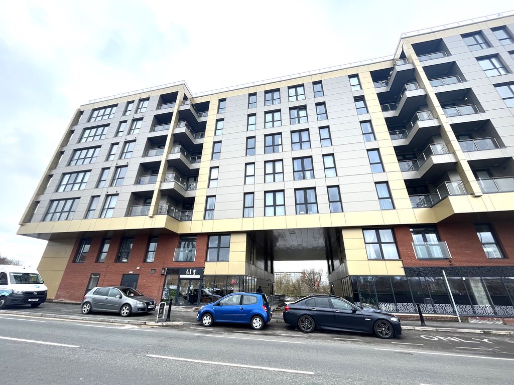 1 bed flat for sale in Adelphi Wharf Phase 3, 7 Adelphi Street, Salford