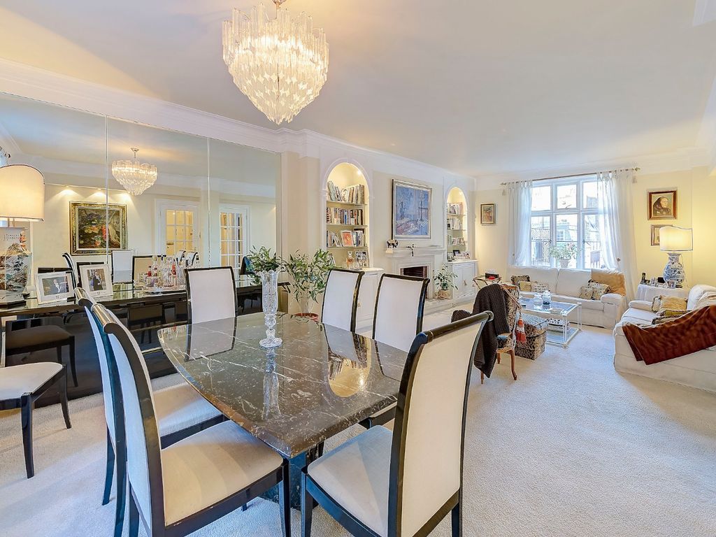 Chesterfield House, Chesterfield Gardens, Mayfair, London W1J