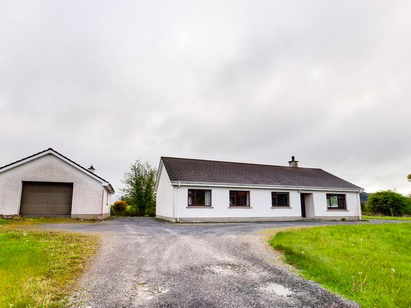 4 bed detached bungalow for sale in Tullymacreeve Road, Mullaghbawn