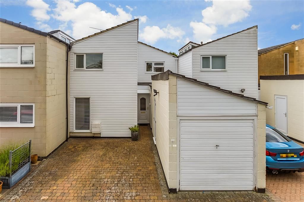 3 bed terraced house for sale in Linden Close, Crawley, West Sussex