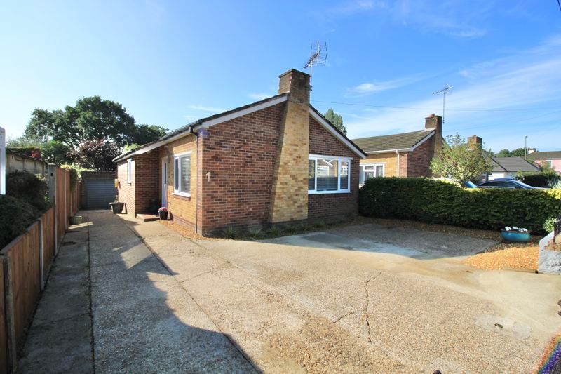 3 bed detached bungalow for sale in Marvin Close, Botley, Southampton