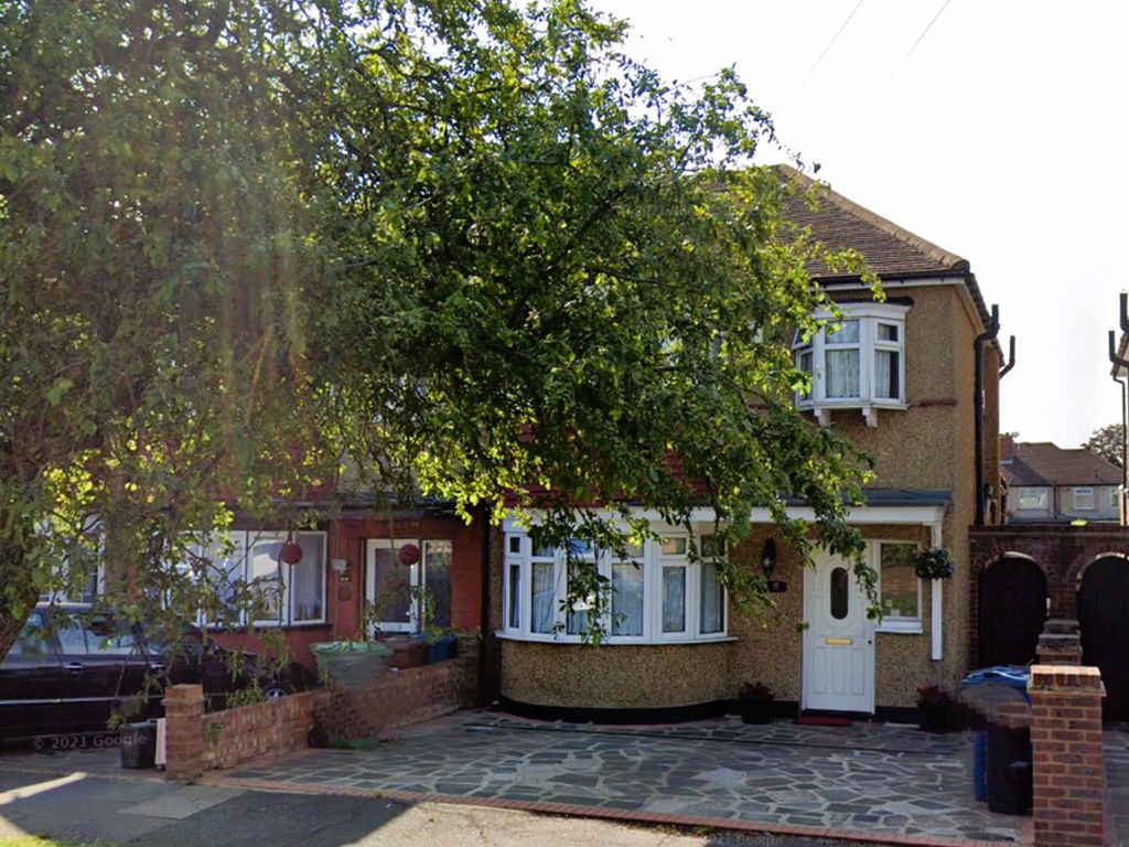 4 bed property to rent in Malvern Avenue, Harrow HA2, £2,600 pcm Zoopla