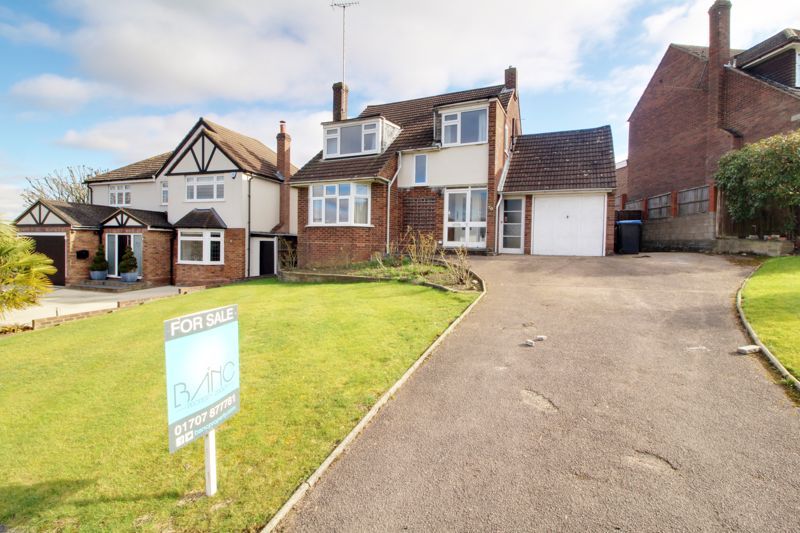 3 bed detached house for sale in Hill Rise, Cuffley, Potters Bar EN6